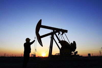 Is Halliburton Company Stock Outperforming the Dow?